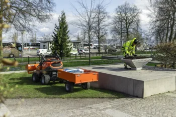 HUSQVARNA Przyczepa Profi AGTR5225v1