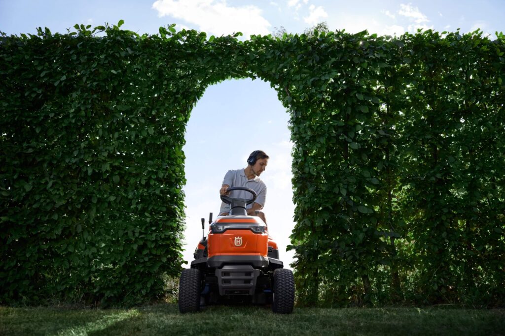 Husqvarna Traktor ogrodowy TS 112 Husqvarna Traktor ogrodowy TS 112