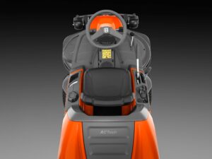 Husqvarna Traktor Rider R 420TsX AWD Husqvarna Traktor Rider R 420TsX AWD