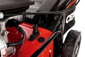 Kosiarka spalinowa ze złączem do mycia agregatu