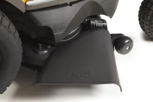 Traktor STIGA z funkcją wyrzutu bocznego i opcją mulczowania