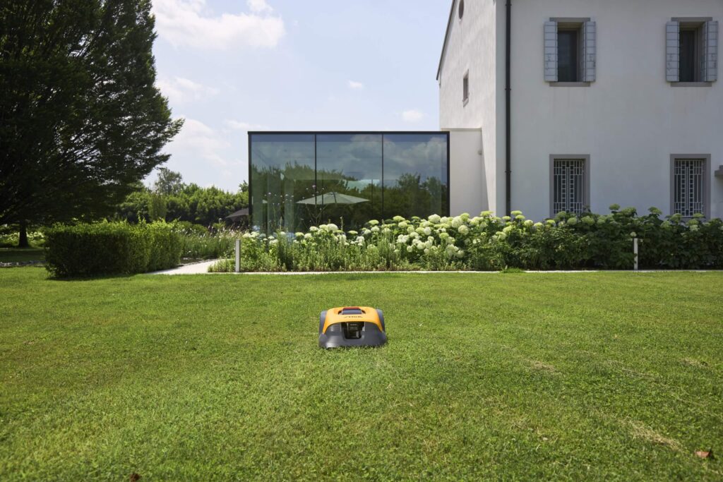 Stiga Autonomiczny robot koszący A 10v Stiga Autonomiczny robot koszący A 10v